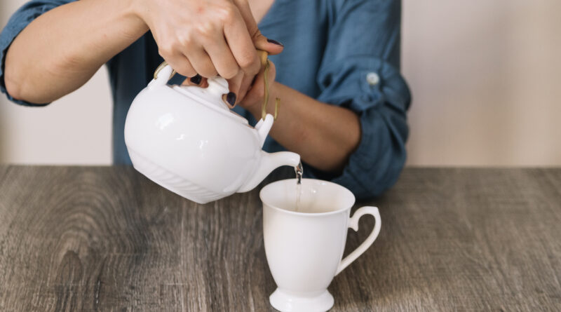 Malefícios de Consumir Chás em Excesso