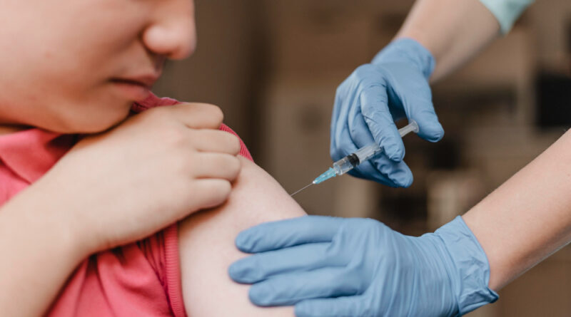 SES-DF Amplia Alerta e Cobra Atenção à Caderneta de Vacinação