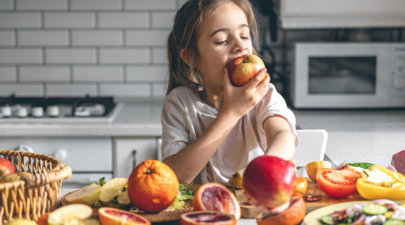 Alimentação ao Longo da Vida: O que Priorizar em Cada Fase